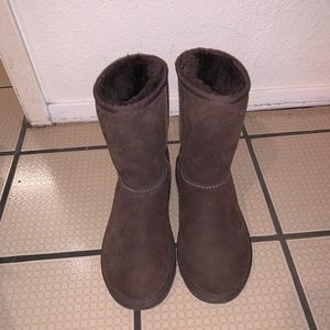 Brown uggs